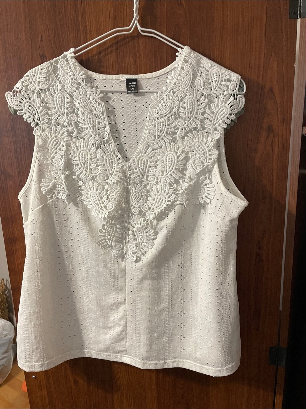 Shein Curve White and Sage Lace Yoke Sleeveless tops (2-Pack) 1XL - Picture 3 of 7